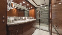 Motor Yacht CHECKMATE. -  VIP Bathroom